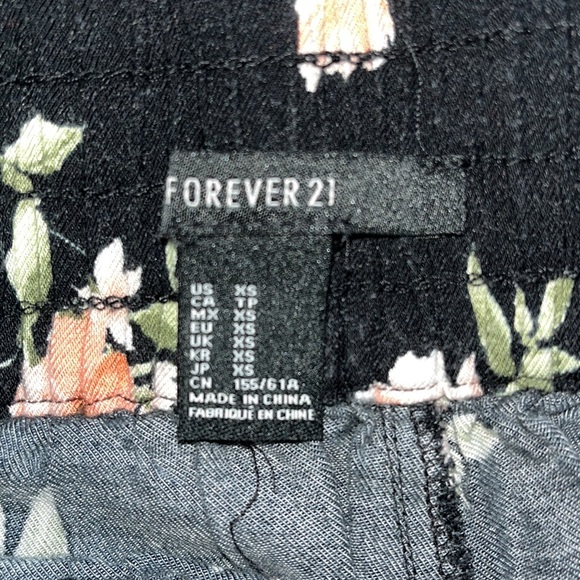 Forever 21 Shorts - Picture 3 of 6